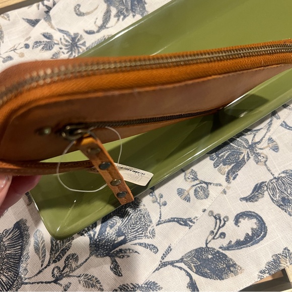 Free People Wallet Wristlet New - Picture 5 of 8